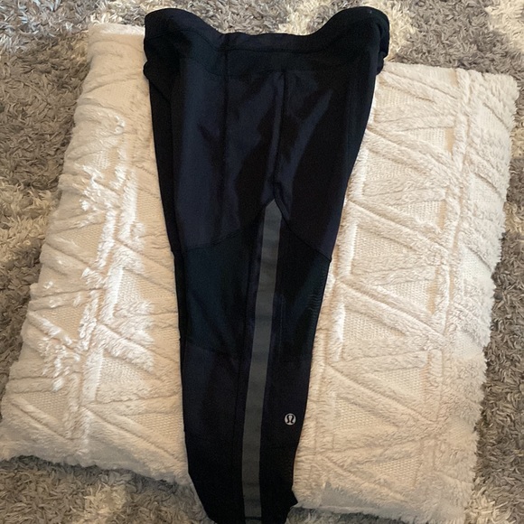 Black mesh, lulu leggings! - Picture 4 of 6